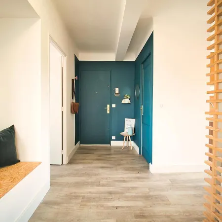 Apartament Plage A 200 Metres. Vue Mer Et Esterel ! Renove